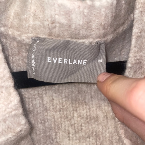 cashmere vest from everlane - Picture 2 of 4
